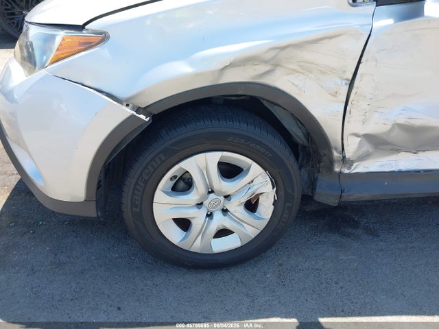 Toyota RAV4 LE 2015 JTMZFREV8FJ042272 Image 6