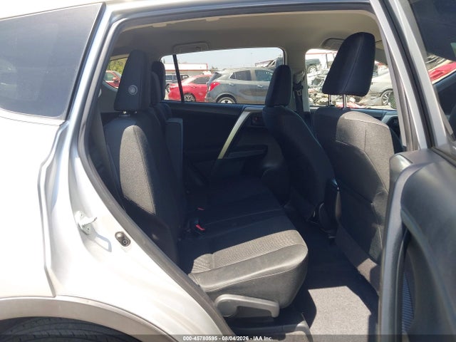 Toyota RAV4 LE 2015 JTMZFREV8FJ042272 Image 8