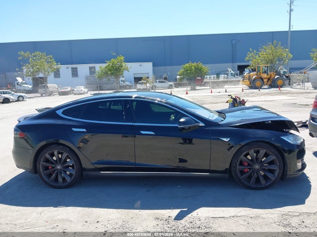 45780658 :رقم المزاد ، 5YJSA1H17EFP58662 vin ، 2014 Tesla Model S P85 مزاد بيع