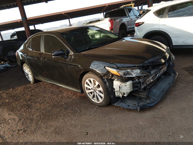 Toyota CAMRY LE 2018 4T1B11HK7JU573128 zdjęcie główne