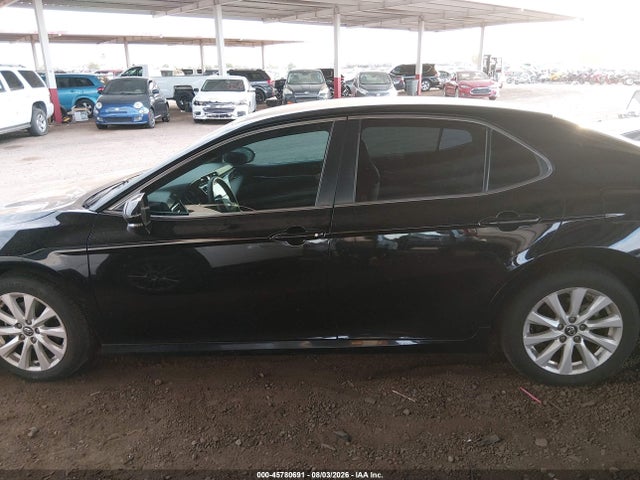 Toyota CAMRY LE 2018 4T1B11HK7JU573128 Image 15