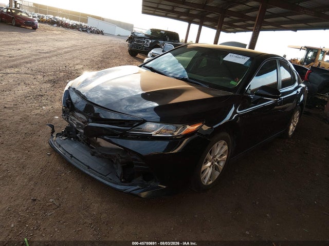 Toyota CAMRY LE 2018 4T1B11HK7JU573128 Image 2