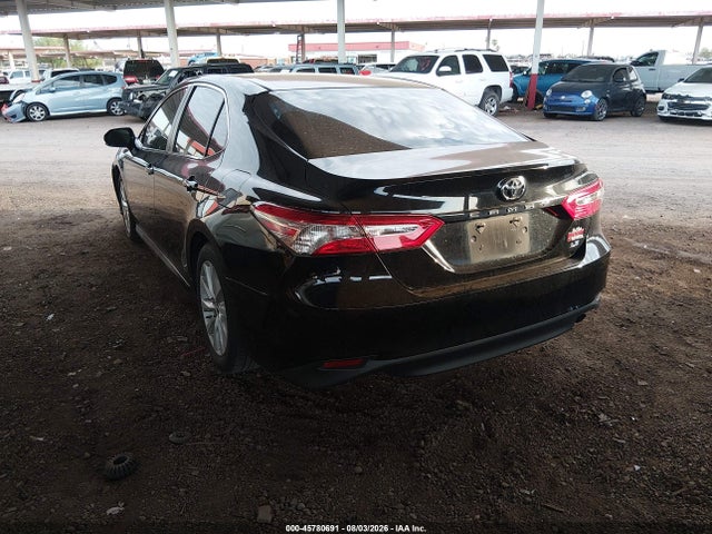 Toyota CAMRY LE 2018 4T1B11HK7JU573128 Image 3