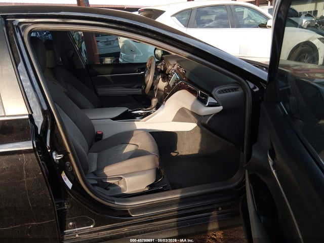 Toyota CAMRY LE 2018 4T1B11HK7JU573128 Image 5