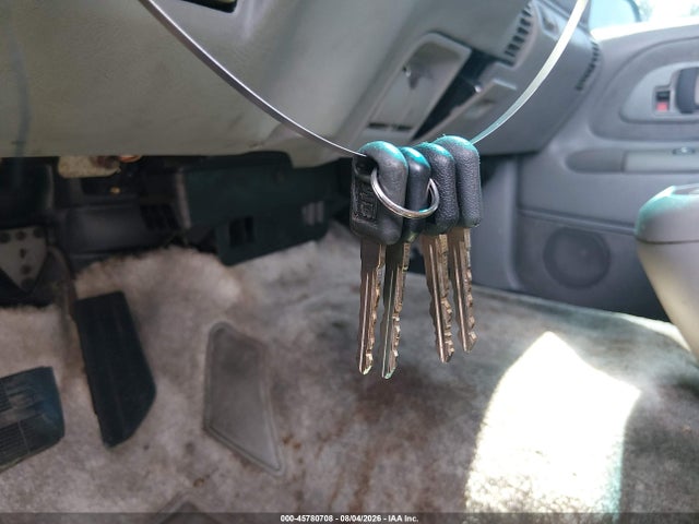 1999 Chevrolet Tahoe Limited მანქანა იყიდება აუქციონზე, vin: 1GNEC13R4XJ496638, აუქციონის ნომერი: 45780708
