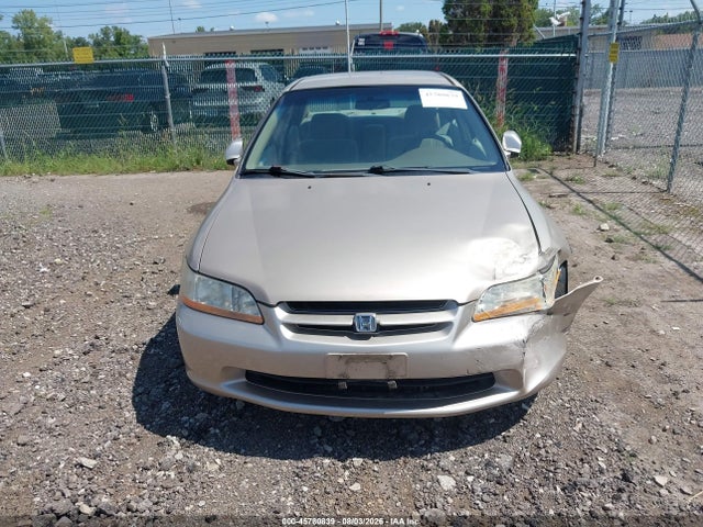 45780839 :رقم المزاد ، 1HGCG5643YA153091 vin ، 2000 Honda Accord 2.3 Lx مزاد بيع