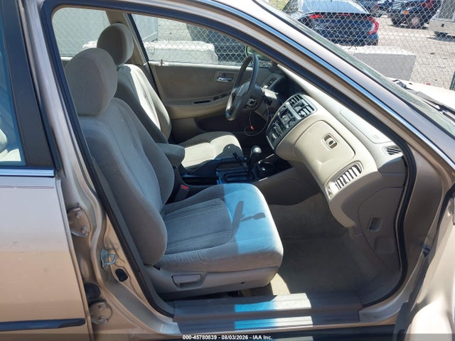 45780839 :رقم المزاد ، 1HGCG5643YA153091 vin ، 2000 Honda Accord 2.3 Lx مزاد بيع