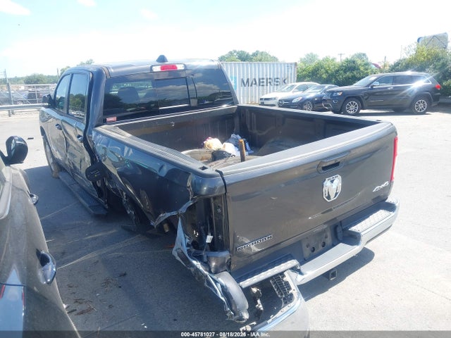 45781027 :رقم المزاد ، 1C6RRFMG8NN421571 vin ، 2022 Ram 1500 Big Horn  4x4 6'4 Box مزاد بيع