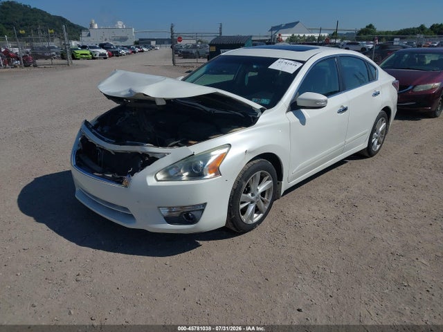 2014 Nissan Altima 2.5/s/sv/sl მანქანა იყიდება აუქციონზე, vin: 1N4AL3AP4EC105581, აუქციონის ნომერი: 45781038