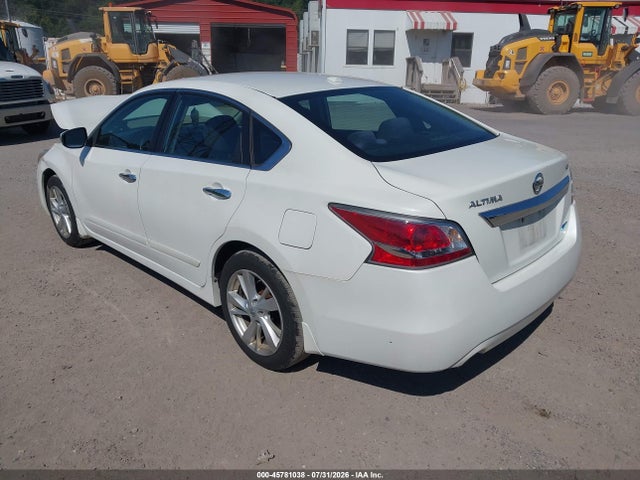 2014 Nissan Altima 2.5/s/sv/sl მანქანა იყიდება აუქციონზე, vin: 1N4AL3AP4EC105581, აუქციონის ნომერი: 45781038