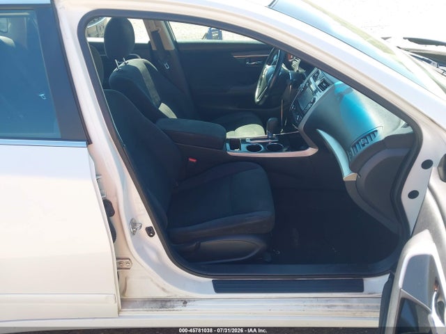 2014 Nissan Altima 2.5/s/sv/sl მანქანა იყიდება აუქციონზე, vin: 1N4AL3AP4EC105581, აუქციონის ნომერი: 45781038