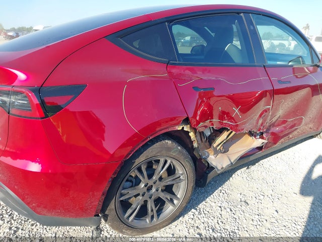 Продаж на аукціоні авто 2024 Tesla Model Y Long Range Dual Motor All-wheel Drive, vin: 7SAYGDEE7RF195557, номер лоту: 45781073