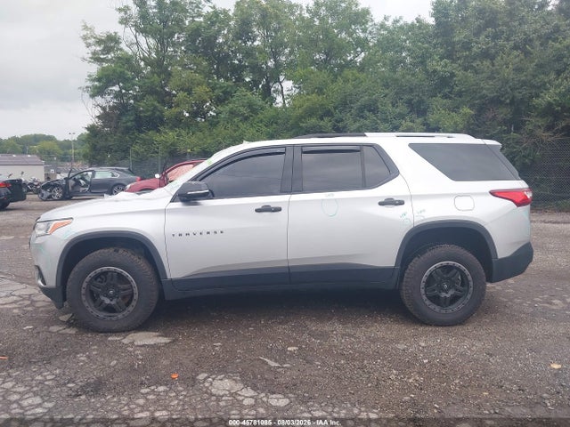1GNERGKW4JJ251337 Chevrolet Traverse Lt Cloth