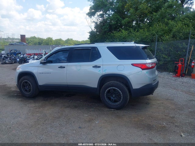 1GNERGKW4JJ251337 Chevrolet Traverse Lt Cloth