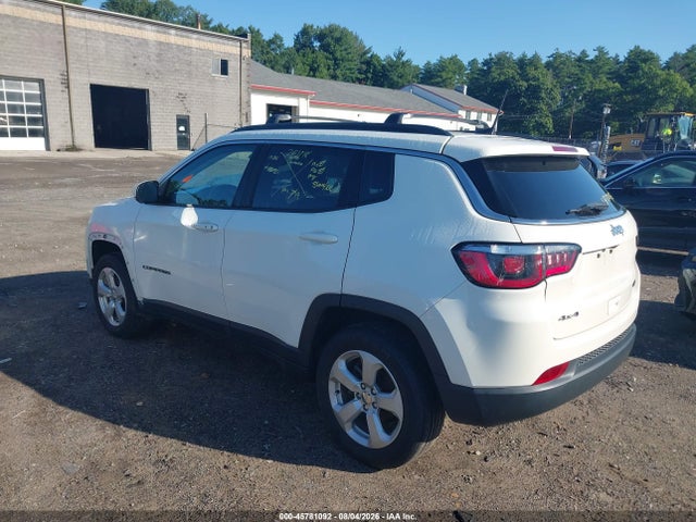 Jeep Compass Latitude 4x4 2019 3C4NJDBB8KT847301 Image 3