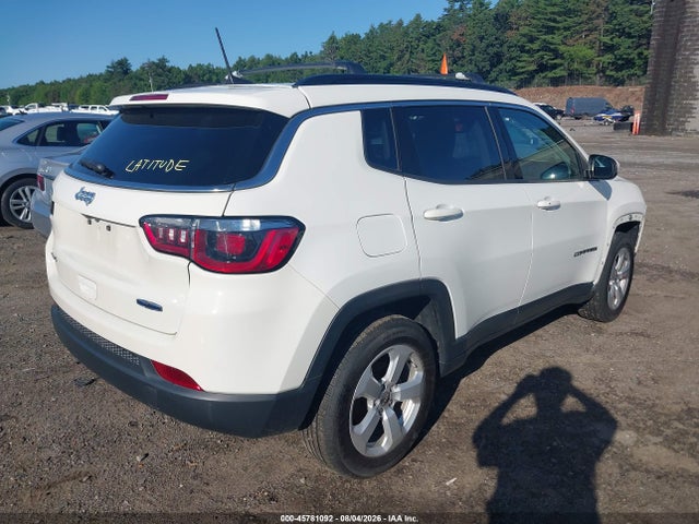 Jeep Compass Latitude 4x4 2019 3C4NJDBB8KT847301 Image 4