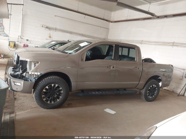 2021 Nissan Titan Pro-4x 4x4 მანქანა იყიდება აუქციონზე, vin: 1N6AA1ED4MN517584, აუქციონის ნომერი: 45781199