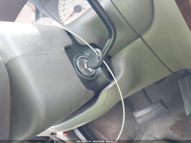 45781214 :رقم المزاد ، 1C4GT64L5YB641923 vin ، 2000 Chrysler Town & Country Limited مزاد بيع