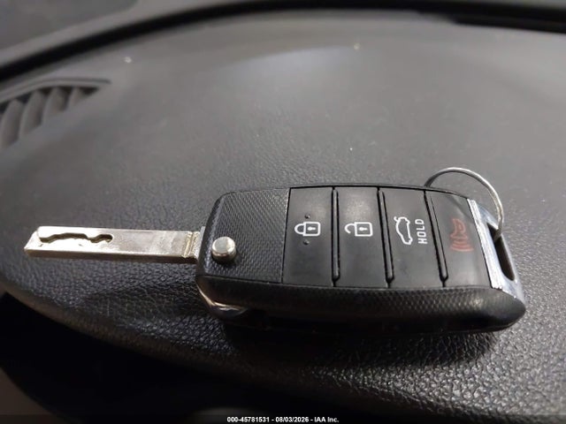 45781531 :رقم المزاد ، 5XXGT4L38HG165016 vin ، 2017 Kia Optima Lx مزاد بيع