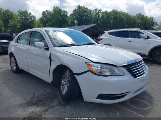 Продажа на аукционе авто 2013 Chrysler 200 Touring, vin: 1C3CCBBB2DN614527, номер лота: 45781618