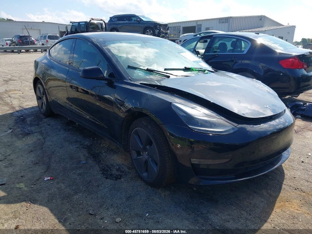 2022 Tesla Model 3 Long Range Dual Motor All-wheel Drive მანქანა იყიდება აუქციონზე, vin: 5YJ3E1EB0NF261409, აუქციონის ნომერი: 45781659