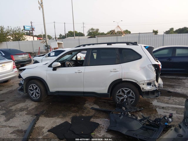 Продажа на аукционе авто 2024 Subaru Forester Premium, vin: JF2SKADC3RH403645, номер лота: 45781661