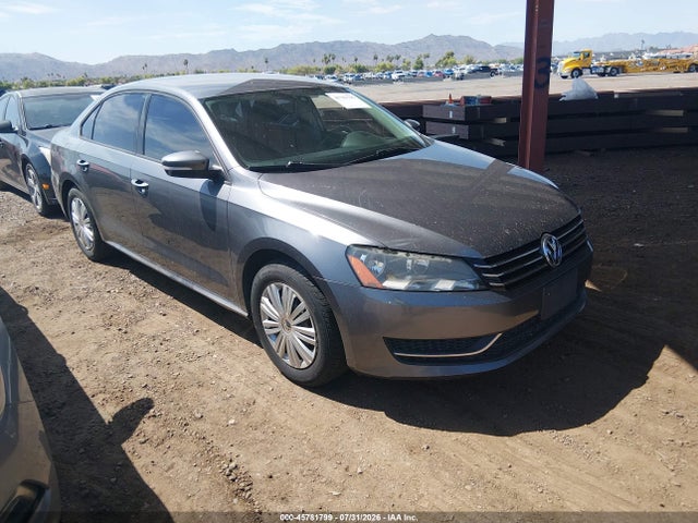 Volkswagen Passat 1.8t S 2015 1VWAT7A32FC066535 головне зображення