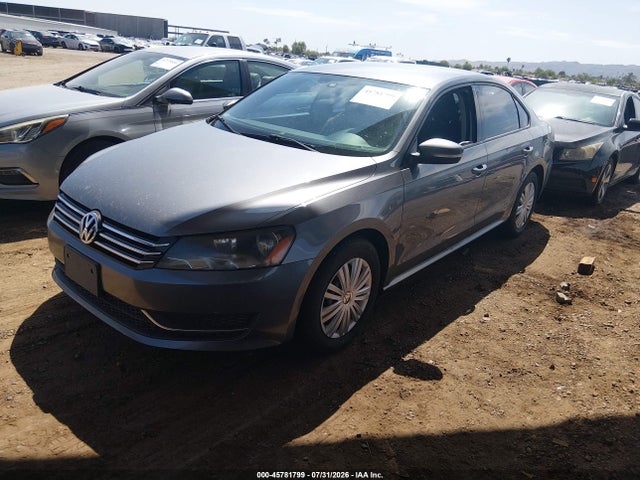 1VWAT7A32FC066535 Volkswagen Passat 1.8t S