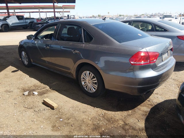1VWAT7A32FC066535 Volkswagen Passat 1.8t S