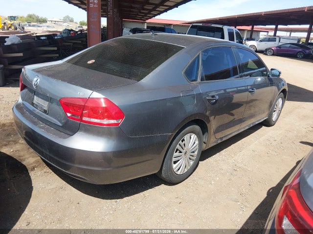 1VWAT7A32FC066535 Volkswagen Passat 1.8t S
