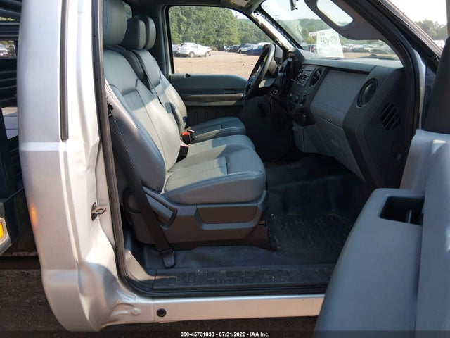 45781833 :رقم المزاد ، 1FDRF3G67GEC87847 vin ، 2016 Ford F-350 Chassis Xl مزاد بيع
