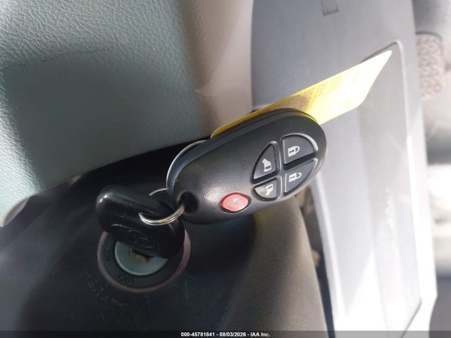 5TDKZ3DC2HS849379 Toyota Sienna Le 8 Passenger