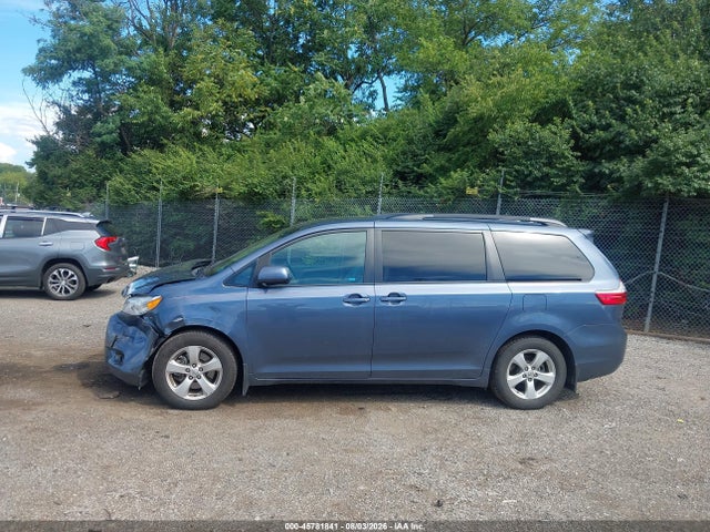 5TDKZ3DC2HS849379 Toyota Sienna Le 8 Passenger