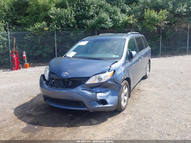 5TDKZ3DC2HS849379 Toyota Sienna Le 8 Passenger