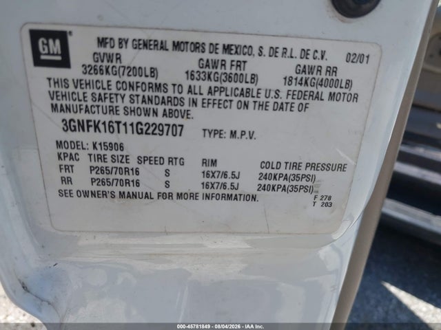 45781849 :رقم المزاد ، 3GNFK16T11G229707 vin ، 2001 Chevrolet Suburban 1500 Lt مزاد بيع