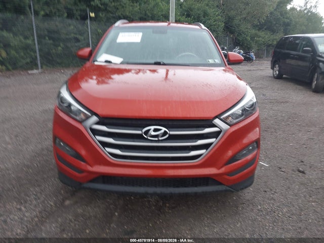 KM8J3CA44HU404031 Hyundai TUCSON SE