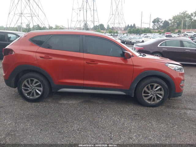 KM8J3CA44HU404031 Hyundai TUCSON SE