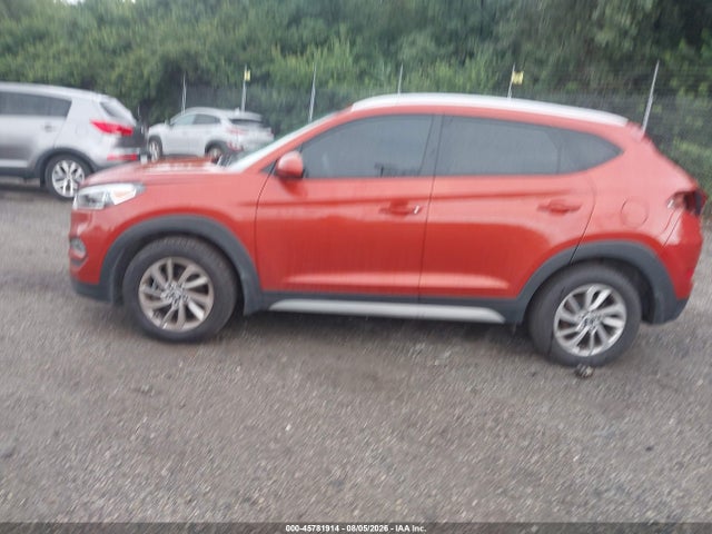 KM8J3CA44HU404031 Hyundai TUCSON SE