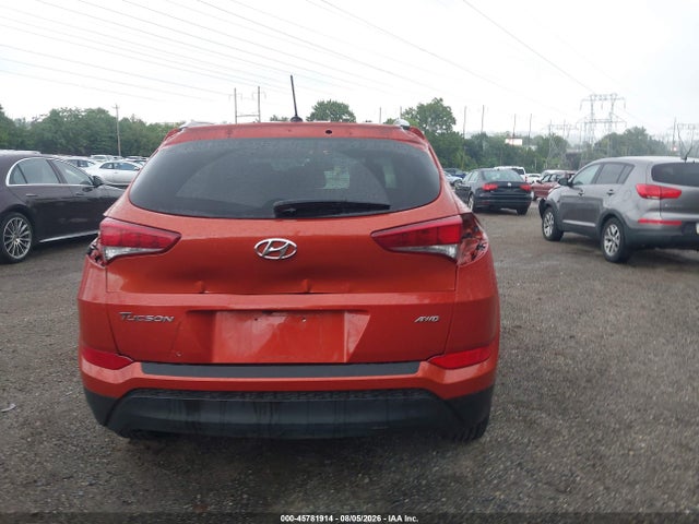 KM8J3CA44HU404031 Hyundai TUCSON SE