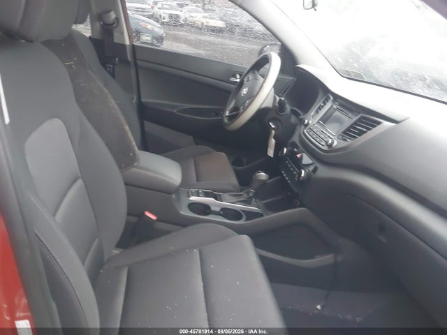 KM8J3CA44HU404031 Hyundai TUCSON SE