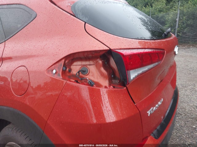 KM8J3CA44HU404031 Hyundai TUCSON SE