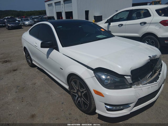 45781999 :رقم المزاد ، WDDGJ4HB1FG391741 vin ، 2015 Mercedes-benz C 250 مزاد بيع