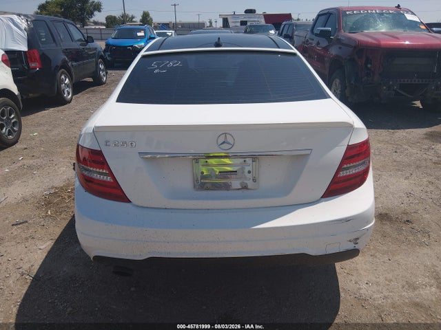 45781999 :رقم المزاد ، WDDGJ4HB1FG391741 vin ، 2015 Mercedes-benz C 250 مزاد بيع