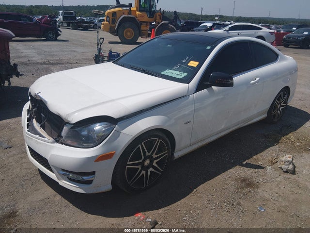 45781999 :رقم المزاد ، WDDGJ4HB1FG391741 vin ، 2015 Mercedes-benz C 250 مزاد بيع