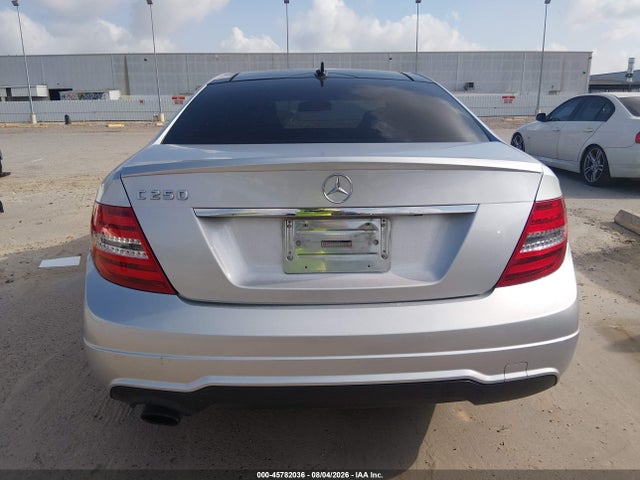 Продажа на аукционе авто 2015 Mercedes-benz C 250, vin: WDDGJ4HB5FG410078, номер лота: 45782036