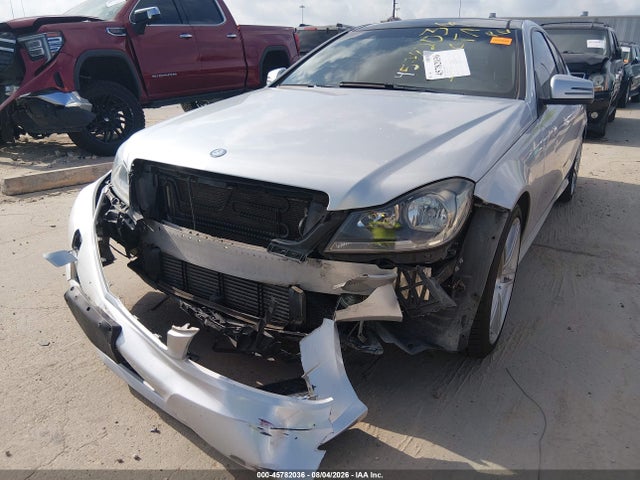 Продажа на аукционе авто 2015 Mercedes-benz C 250, vin: WDDGJ4HB5FG410078, номер лота: 45782036