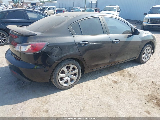 45782059 :رقم المزاد ، JM1BL1UF6B1406060 vin ، 2011 Mazda Mazda3 I Sport مزاد بيع