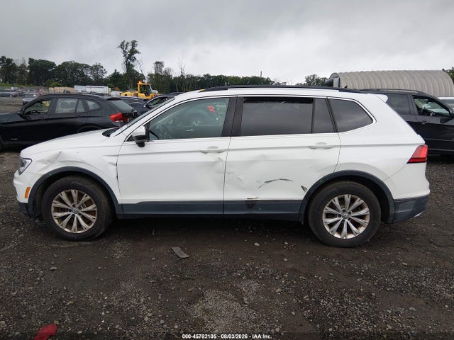 Продаж на аукціоні авто 2018 Volkswagen Tiguan, vin: 3VV2B7AX3JM154239, номер лоту: 45782105