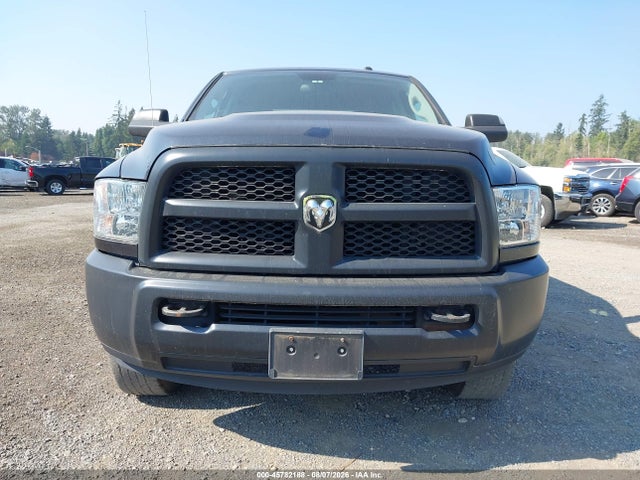 3C63R3GT7JG304824 RAM 3500 Tradesman 4x4 8&#039; Box