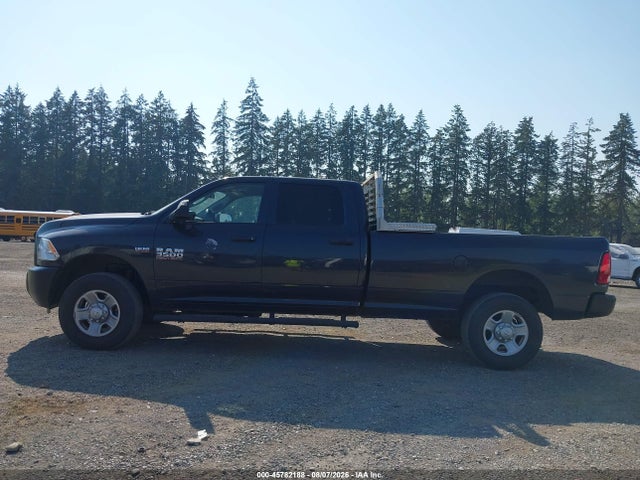 3C63R3GT7JG304824 RAM 3500 Tradesman 4x4 8&#039; Box